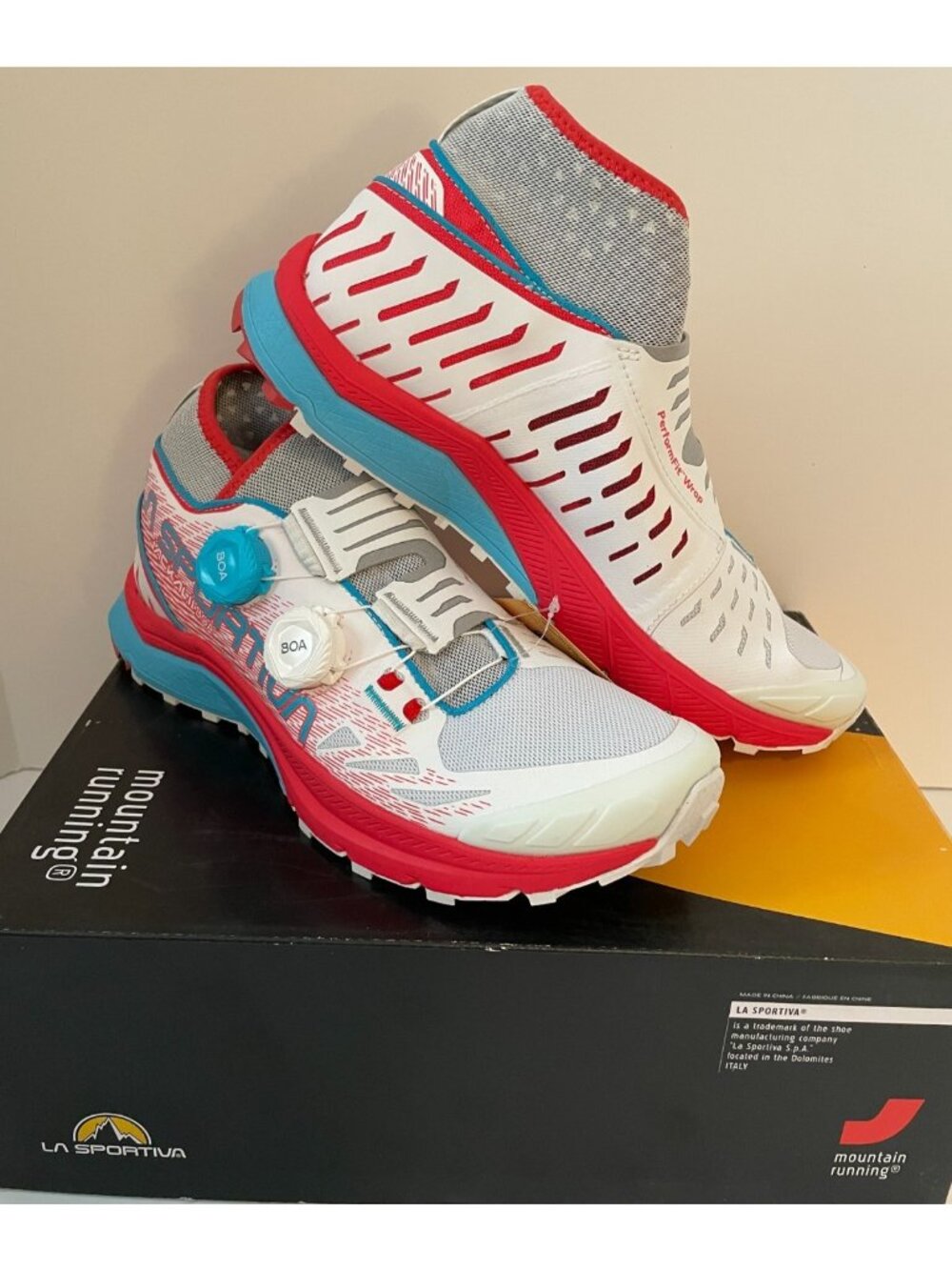 La Sportiva Jackal II Boa Mountain Running Shoes Hibiscus Women Size 11 - NEW